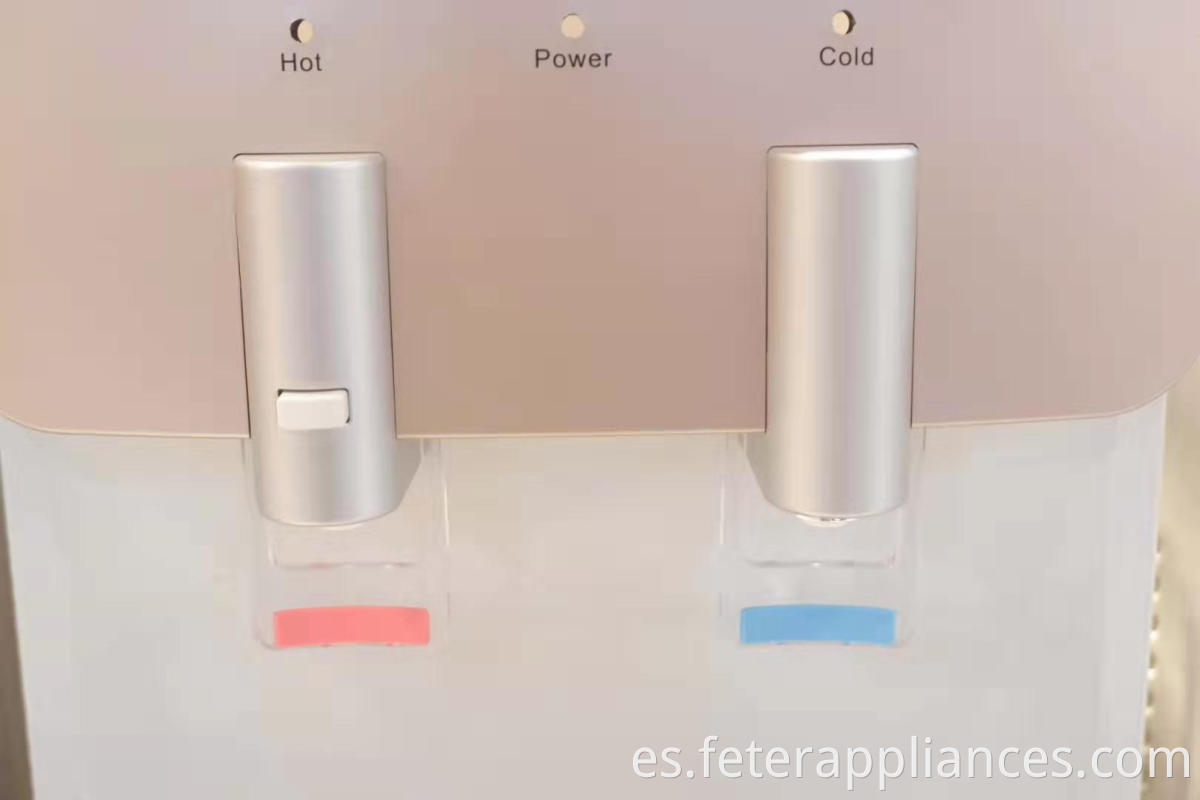 dispensador de agua OEM o Feter con refrigerador de color blanco y negro